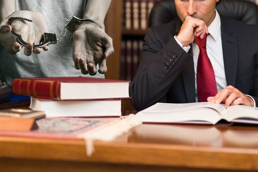 How to become a Criminal Lawyer