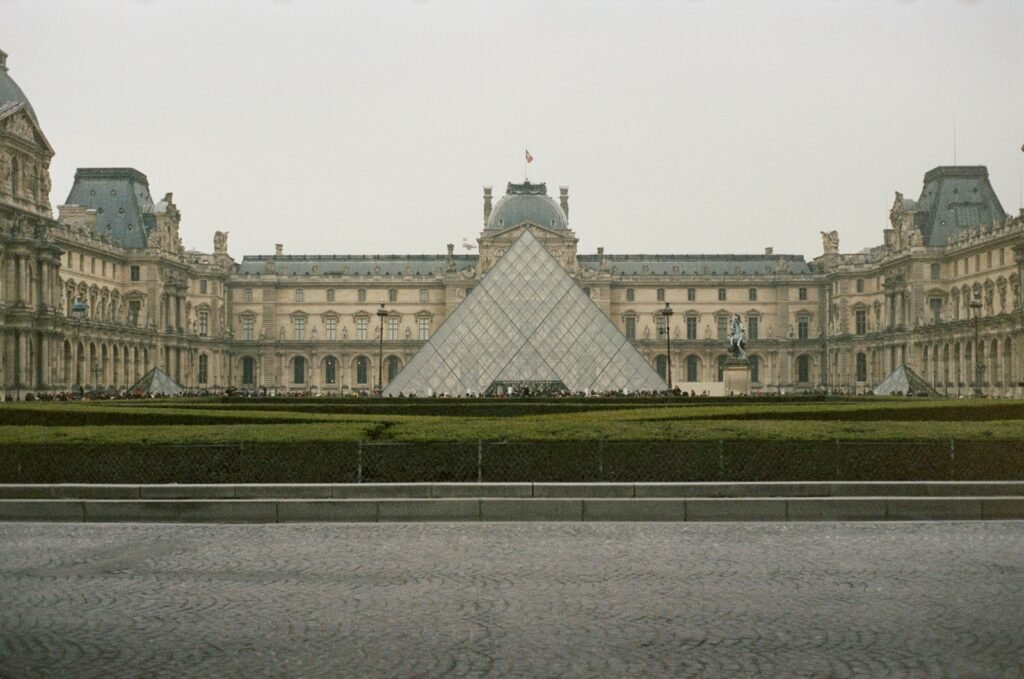 Louvre Muséum,Visit in Paris